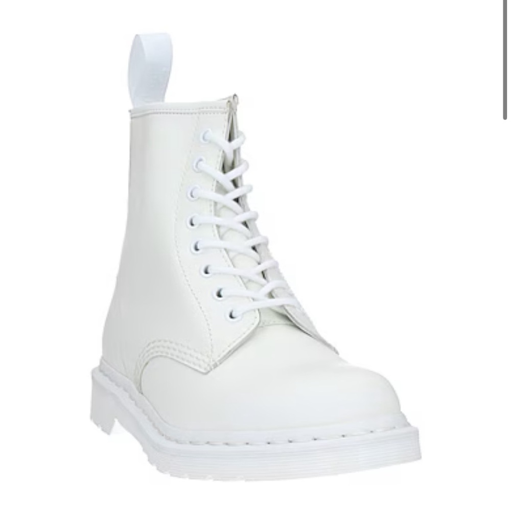 Dr. Martens White Leather Lace-Up combat boots size 6